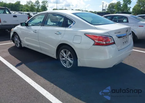 2015 Nissan Altima 2.5 Sv z USA, uszkodzony, nr VIN 1N4AL3AP7FC221259